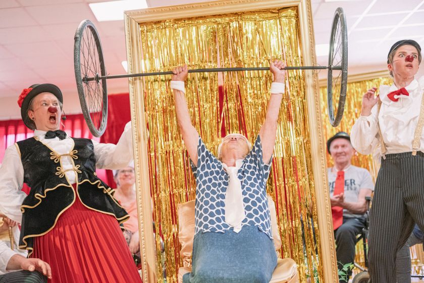 
Pirmą kartą Lietuvoje pastatytas spektaklis, kuriame vaidina ir demencija sergantys žmonės                