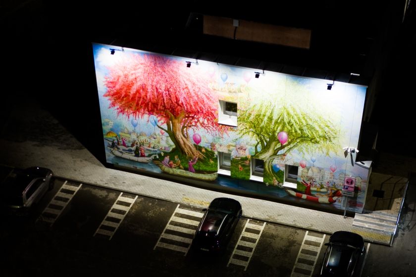 
Jonavos ligoninės sieną papuošė gyvybės pilnas paveikslas                